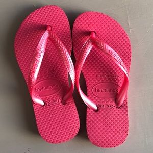 Cutest little Havaianas!! Pair with a swimsuit!